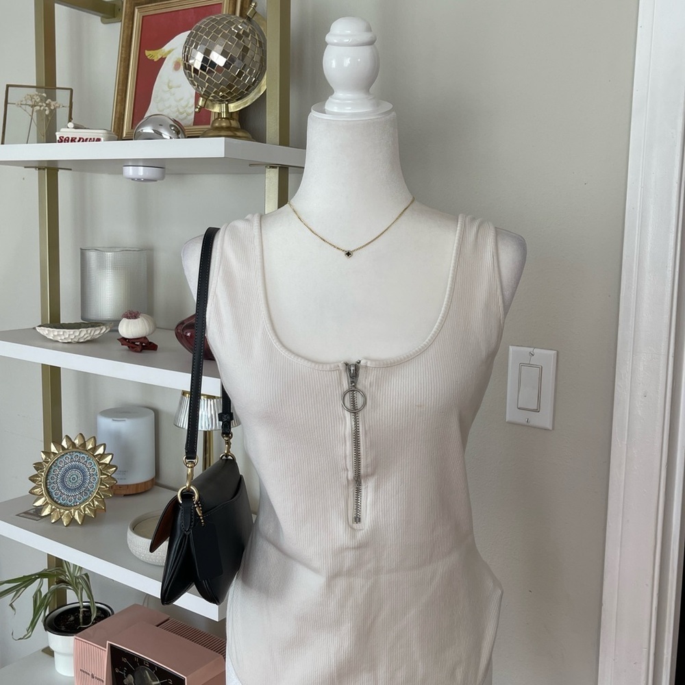 White Zipper Detail Tank Top Size 3X